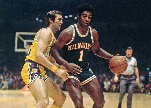 最强NBA奥斯卡·罗伯特森,1961年的大O,凭什么至今仍是神话? 最强NBA奥斯卡·罗伯特森,1961年的大O,凭什么至今仍是神话?